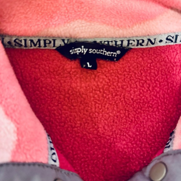 Simply Southern women’s size Large Red and Pink Wave Sweater EUC - Picture 2 of 4